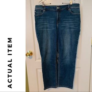 Chico’s Platinum Jeans - Cropped